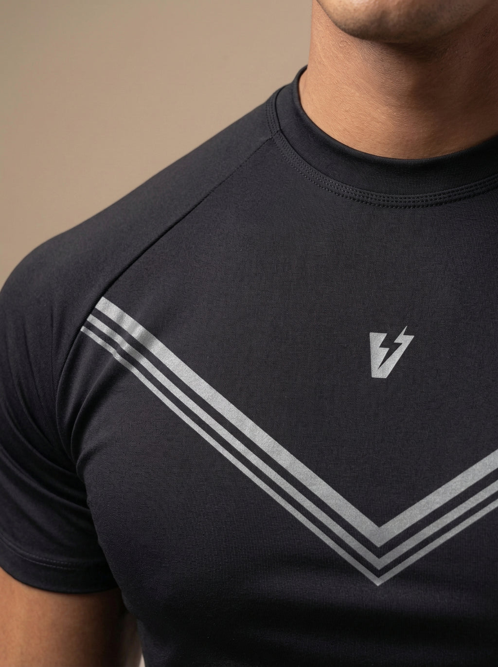 Black V T-SHIRT