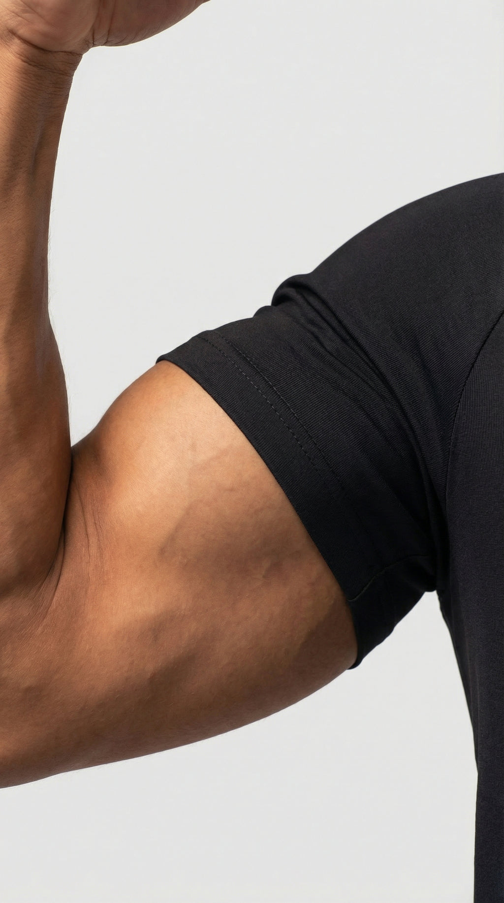 Black V T-SHIRT
