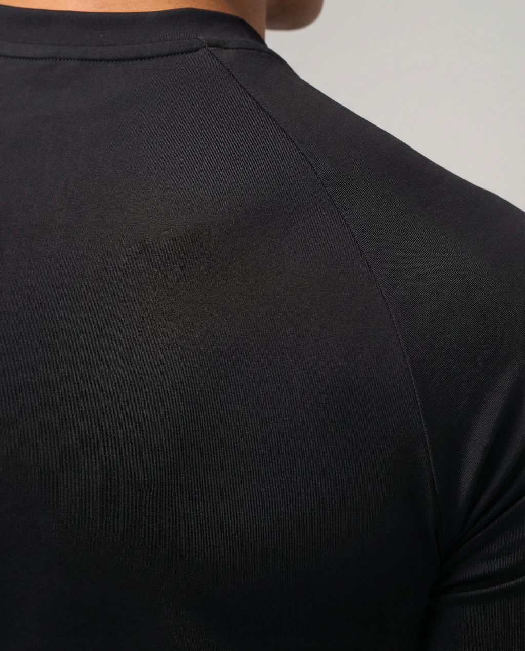 Black V T-SHIRT