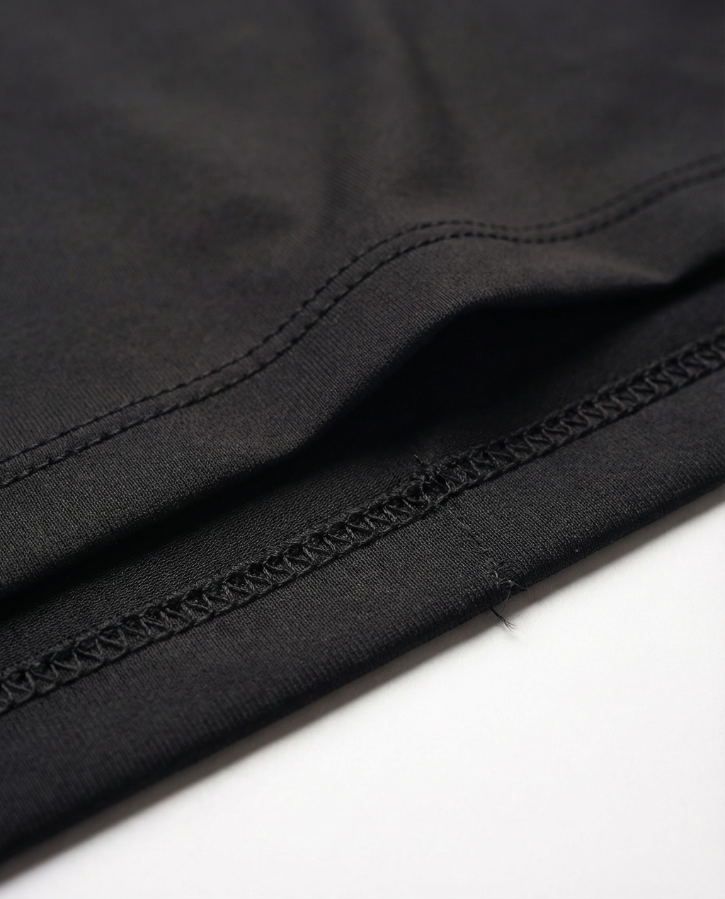 Black V T-SHIRT