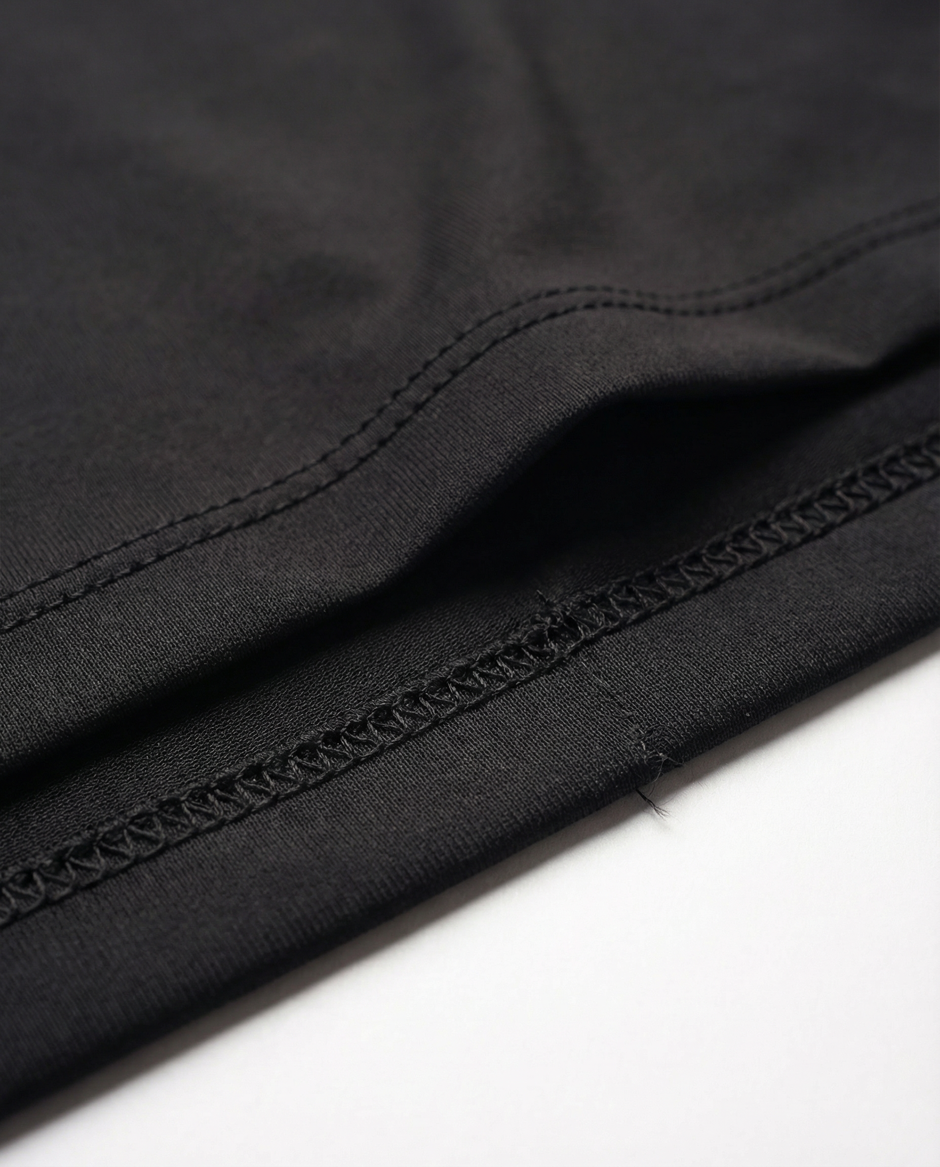 Black V T-SHIRT