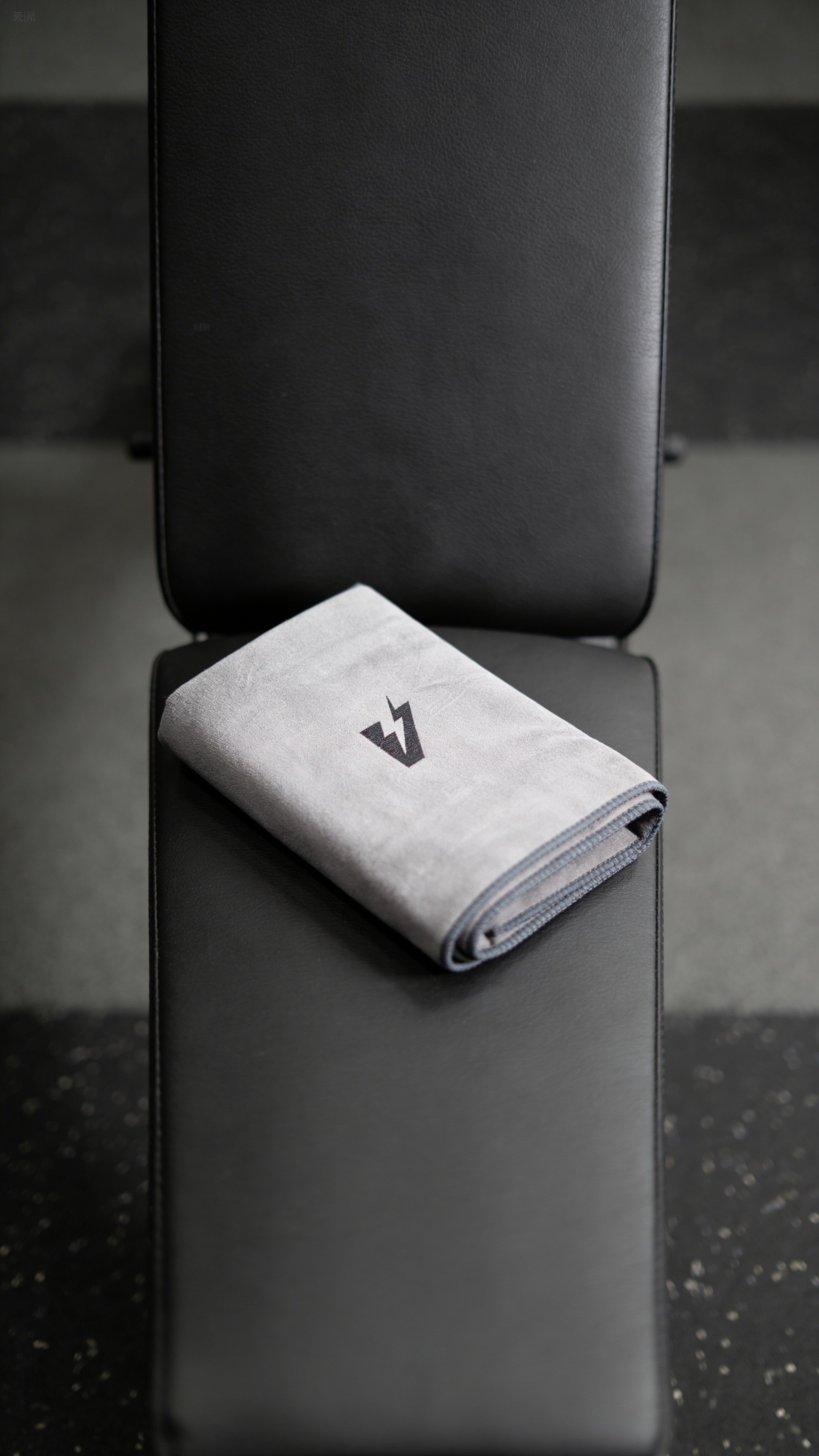 V GYM TOWEL